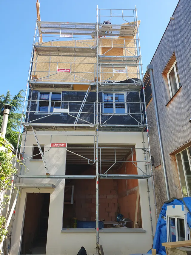 Construction de deux étages supplémentaires sur une bâtisse (technique MBOC)