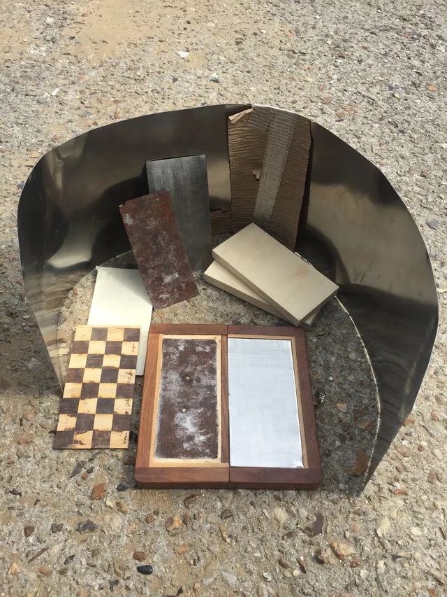 Restauration d’un jeu d’échecs de voyage : changement de la plaque acier, remplacement de cases et languettes abîmées